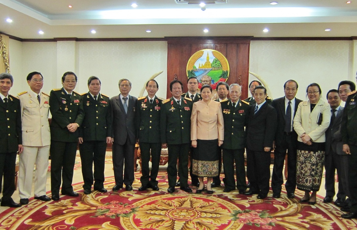 ປະທານສະພາແຫ່ງຊາດ ລາວ ຕີລາຄາສູງບົດບາດ ຂອງທະຫານອາສາສະໝັກຫວຽດນາມ